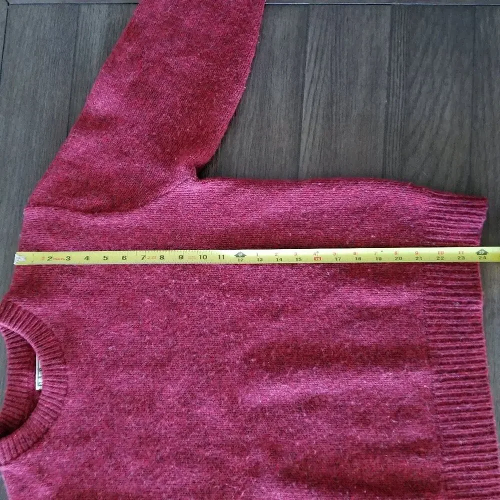Women's L.L.Bean Sweater Red Crew Neck 85% Wool Size Large Winter Warm! - Picture 3 of 8